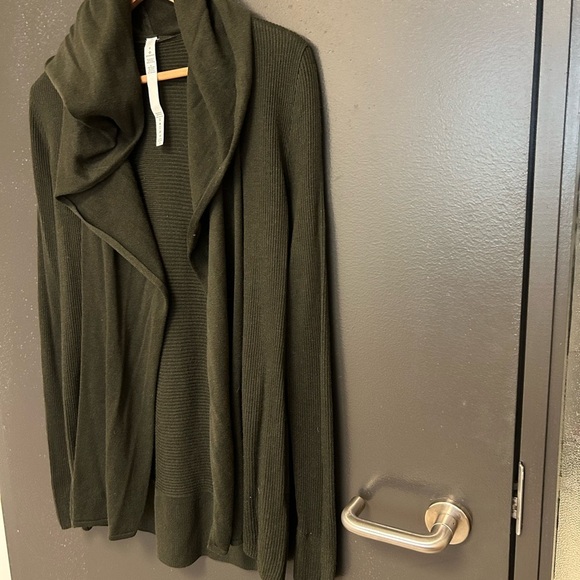 Lululemon Size 4 NWT sweater wrap dark green - Picture 7 of 16
